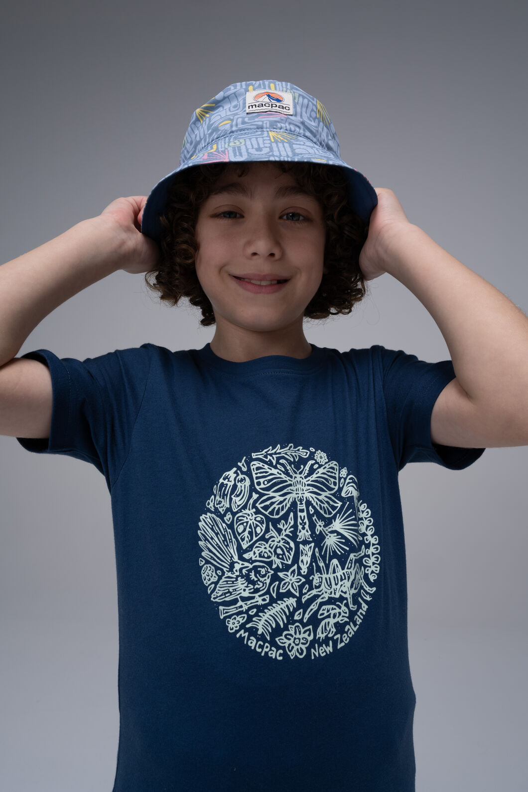 Macpac Kids' Winger Reversible Bucket Hat, Summer Print/Ensign Blue, hi-res