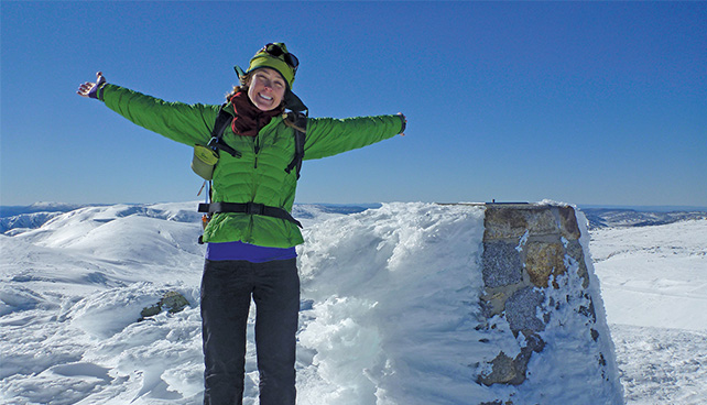 Why is bushwalking in winter better in Australia?